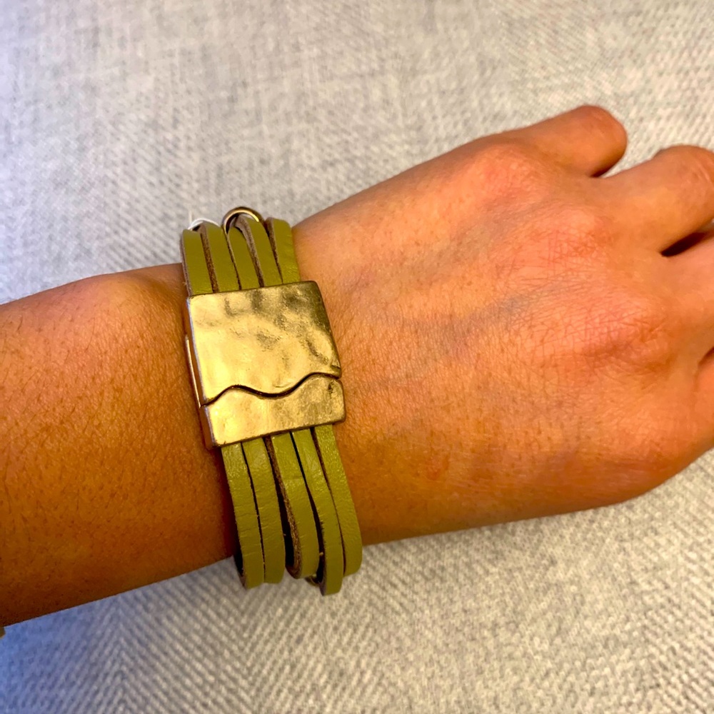 2/$30 Women Classic Fashion Jewelry Vintage gold